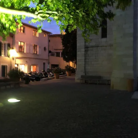 Le Grand Clocher De Apartament