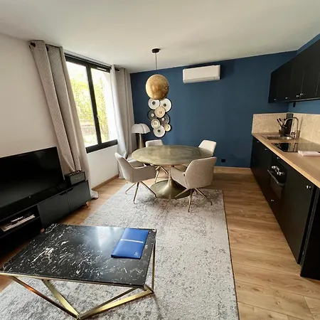 Le Grand Clocher De *