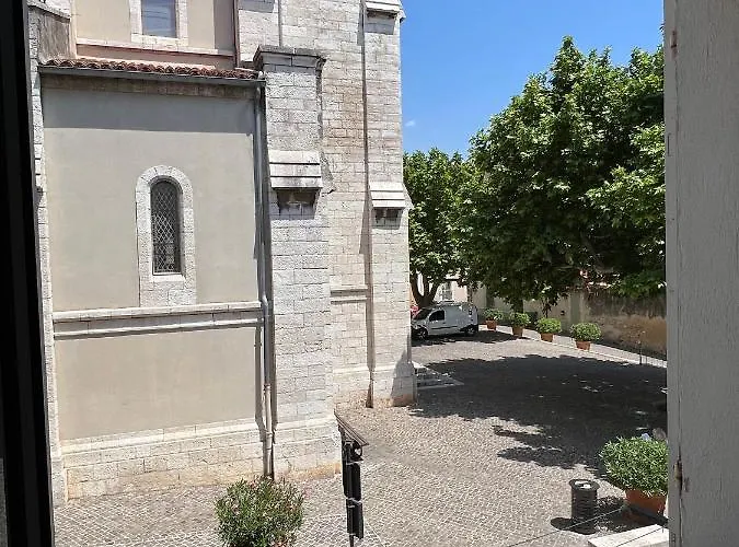 Le Grand Clocher De Apartment *